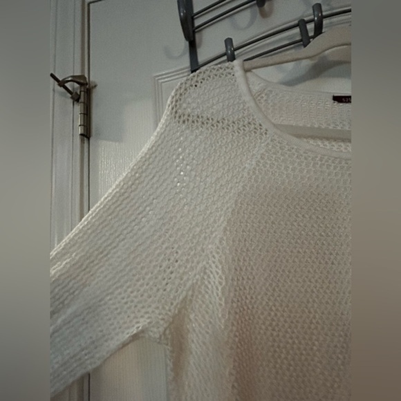 525 America Women's White Open Knit Long Sleeve Pullover Top XL sweater EUC - Picture 6 of 10